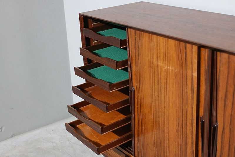 Aparador Omann Jun modelo 13 em pau santo | Danish Design | Vintage