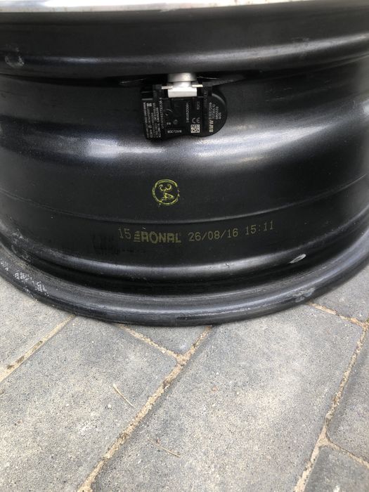 Felgi BMW z czujnikami ciśnienia 17"