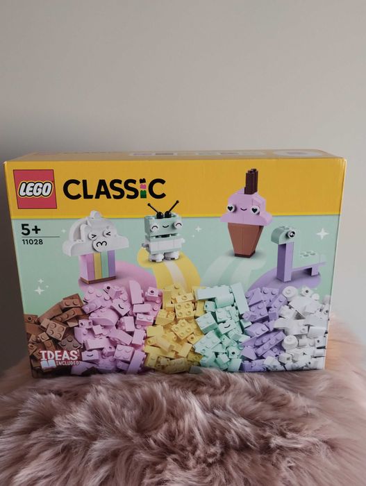LEGO classic 11028