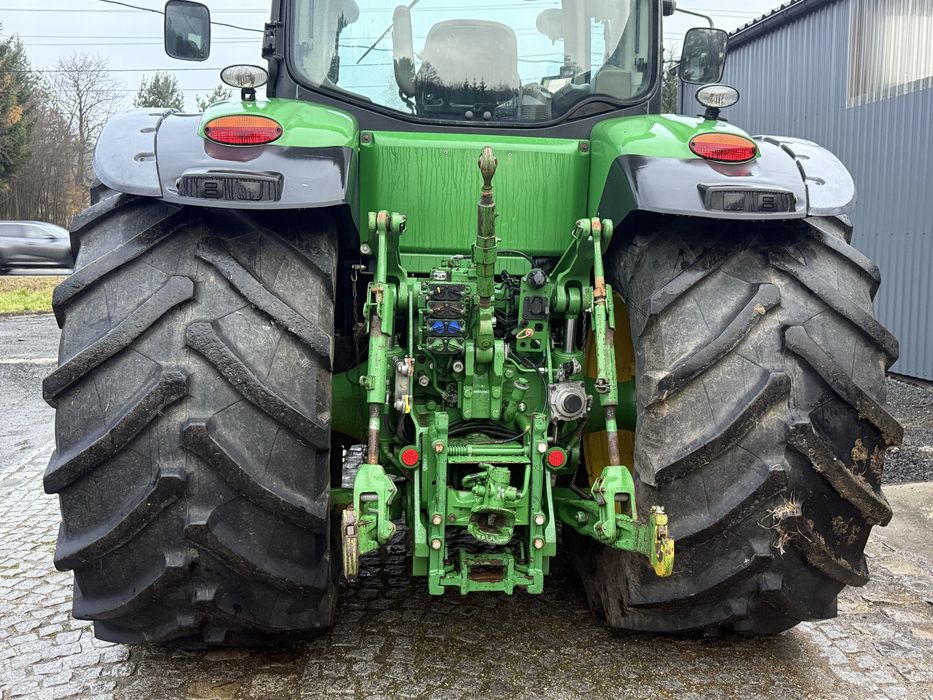 John Deere 8335R