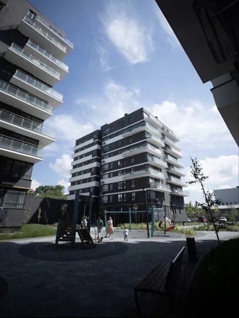 Продаж 2 кімн.квартира 97 м² 9/10 вул.Топольна 179000$