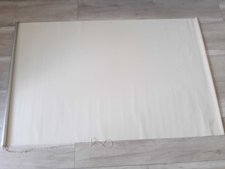 Roleta żaluzja okienna kremowa jasna srebrna powłoka termo