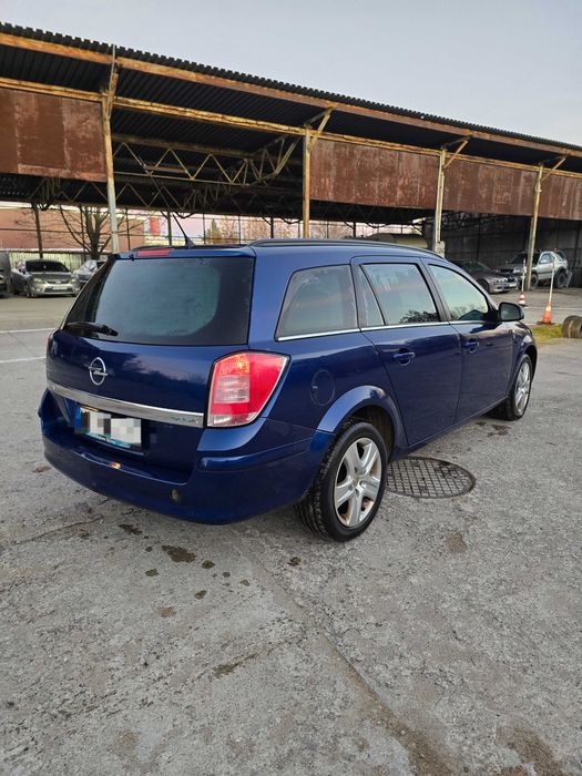 Opel astra h 1.7diesel 2010r. //b.dobry stan