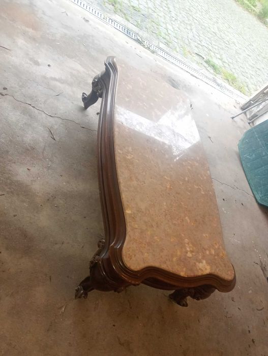 Mesinha de sala com pedra mármore