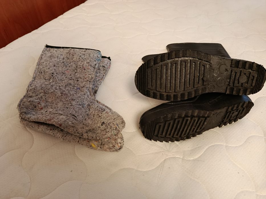 Чоботи резинові з войлочними вставками, також чоботи без вставок