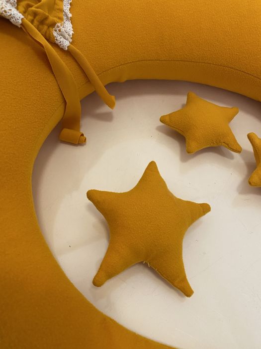 Lua com estrelas e Gorro