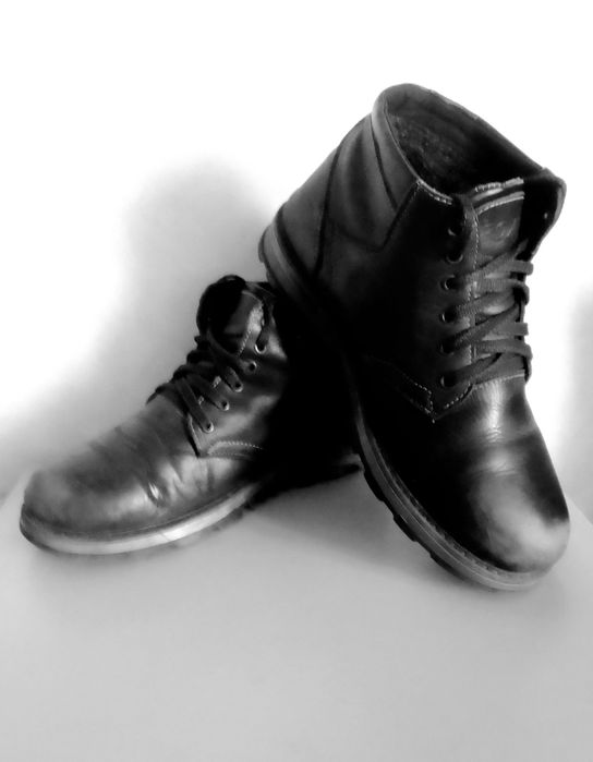 Фирменные кроссовки и зимние кожаные ботинки. Made in Italy. 40, 37р.