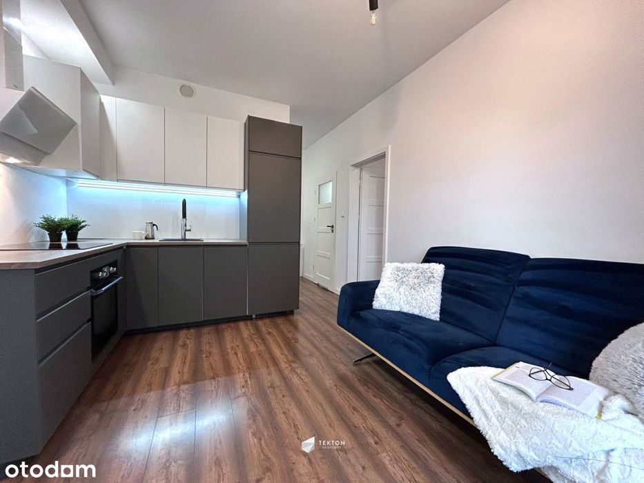 Bez nakładów, do wejścia, parking, duży balkon