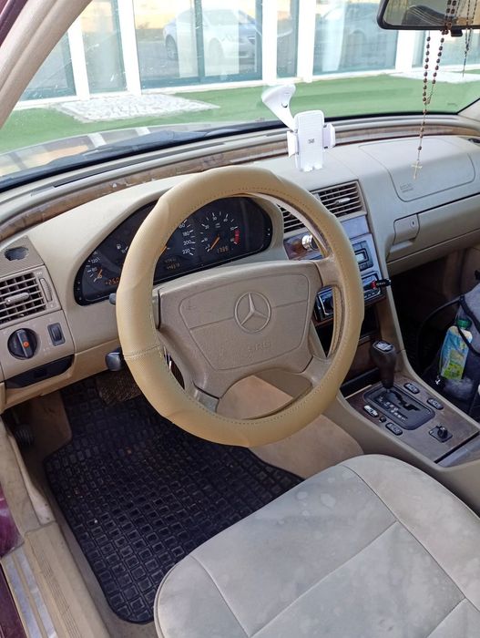 Mercedes-Benz C 220