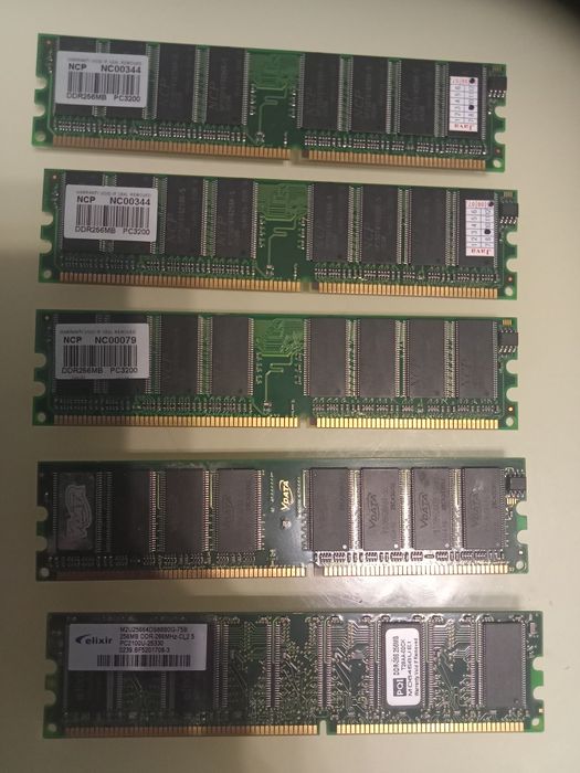 Модуль пам'яті DDR 256