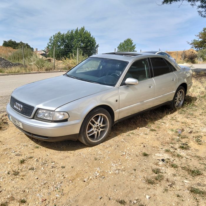 Audi A8 2.5TDI  de Caixa Manual