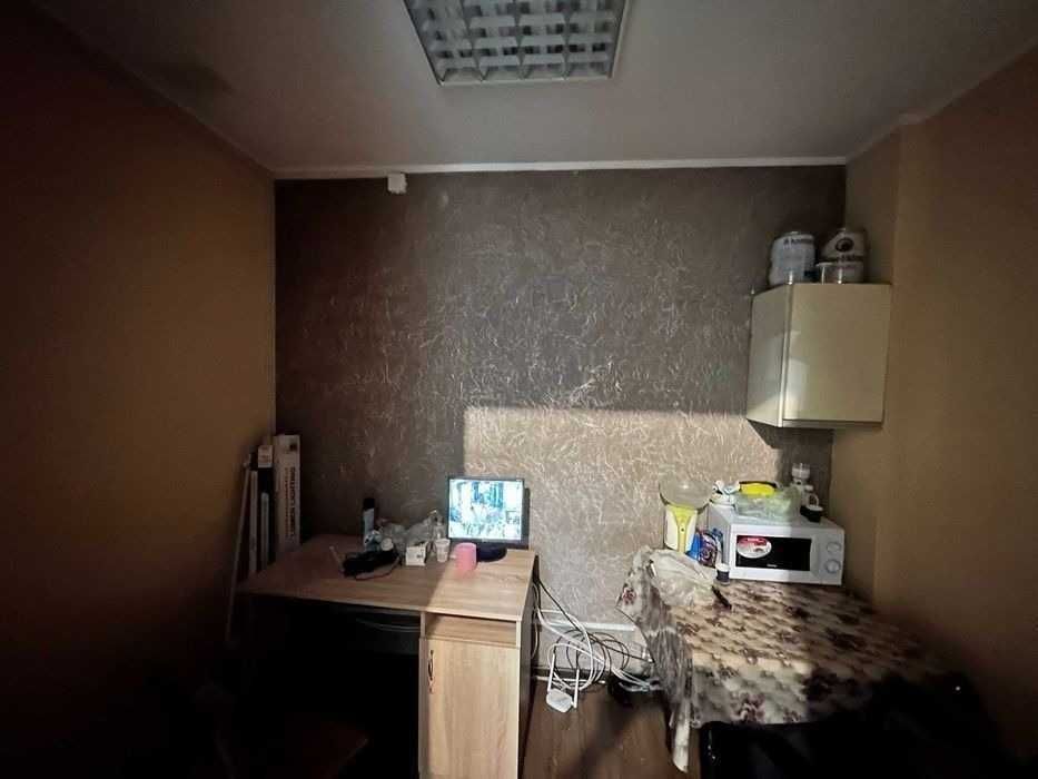 Продам комерцiйне примiщення(фасад) по вул.Любецька 40 А