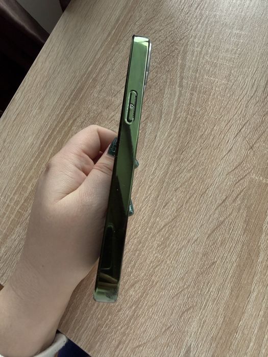 Чохол на IPhone 13