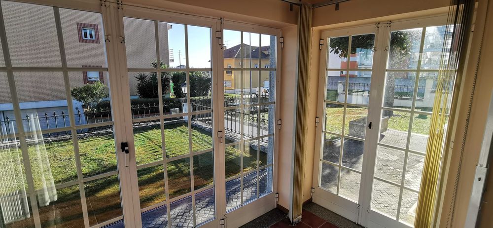 Moradia isolada T4+1 no centro de Santa Comba Dão