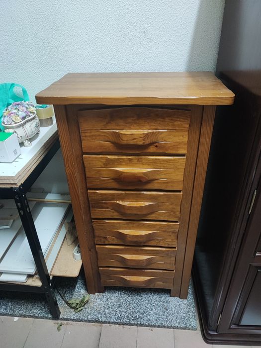 Cómoda com gavetas