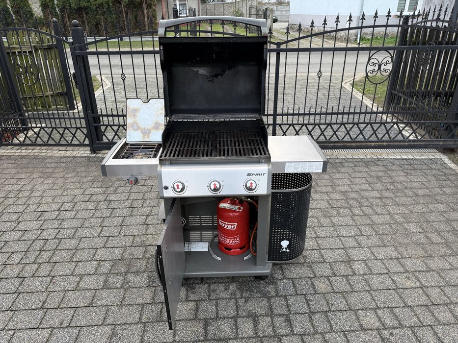 WEBER Grill gazowy spirit e-320, pokrowiec. Bardzo ładny !