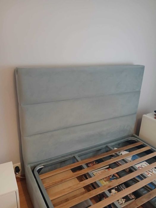 Cama Casal cinza em otimo estado 140x195