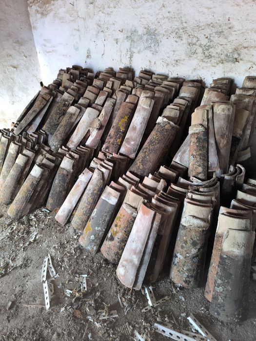 Telhas antigas alentejanas em canudo