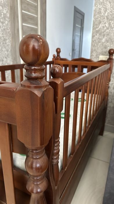 Дитяче ліжечко гойдалка