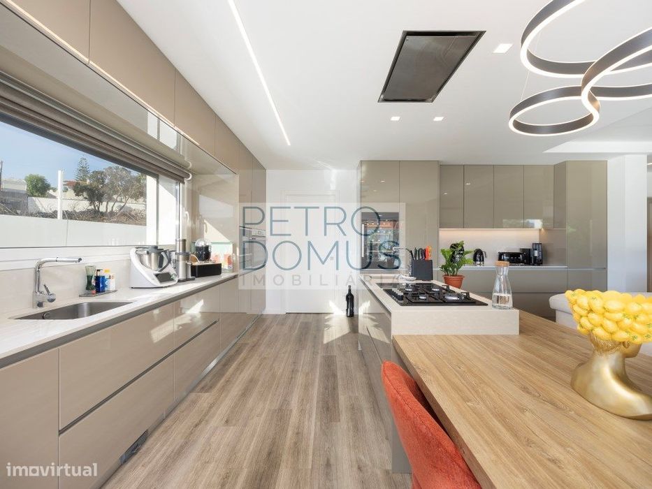 Moradia T3+Atelier Como Nova Com Piscina Aquecida E Vista Para A Se...