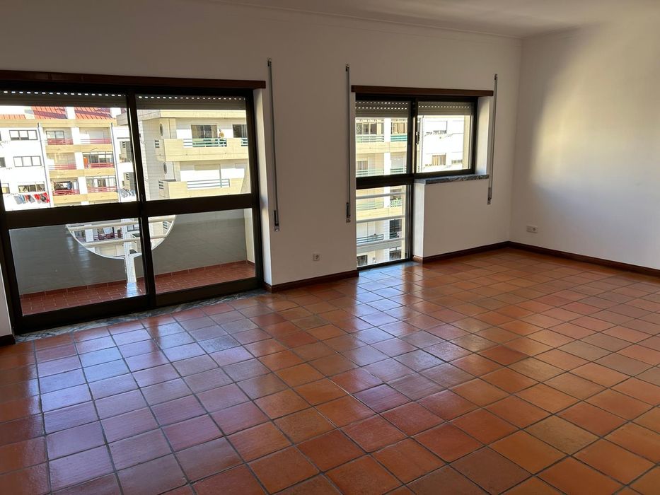 T3 - elevador, varandas e garagem – Alto do Forno, Figueira da Foz
