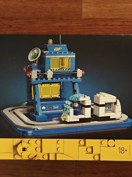 Lego Ideas Space 40782 Micro Command Centre