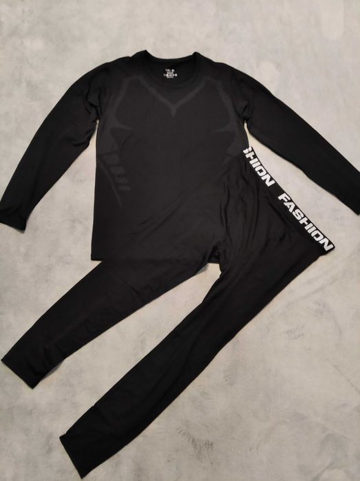 Nowy komplet męskiej bielizny termicznej w rozmiarze XL.