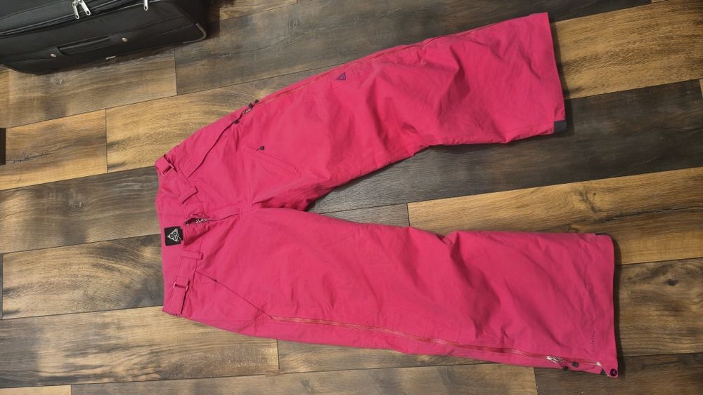 Spodnie Nike Gore-Tex na snowboard narty