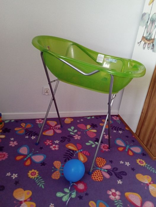 Wanna ze stelażem dla niemowląt