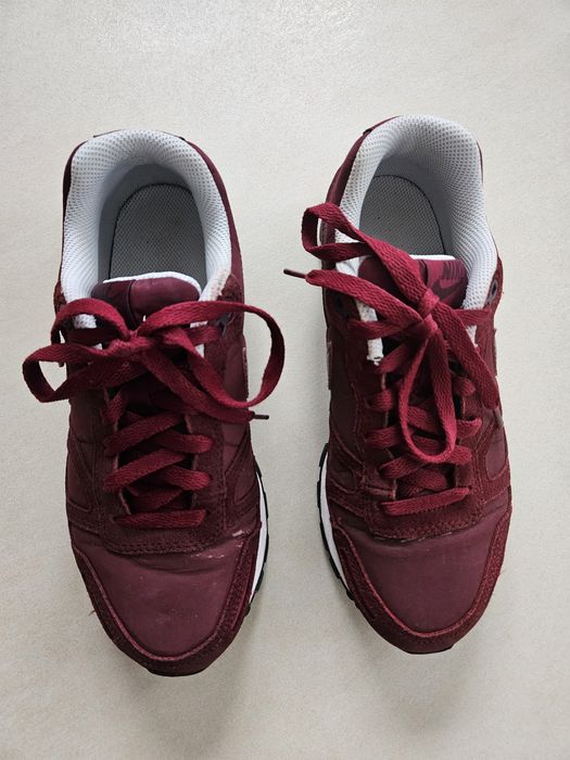 Buty sneakersy Nike Air, kolor bordowy, rozmiar 38,5cm