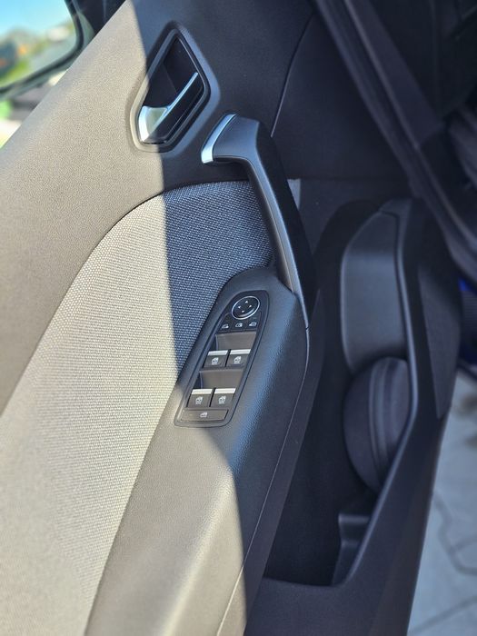 Jeszcze 3 lata gwatancji | Renault Captur II FL 160KM automat  | 11 680 km