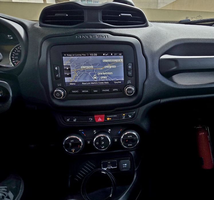 Jeep Renegade 1.4 gasolina motor eco turbo de 140 cv.com 114 000 kilom.