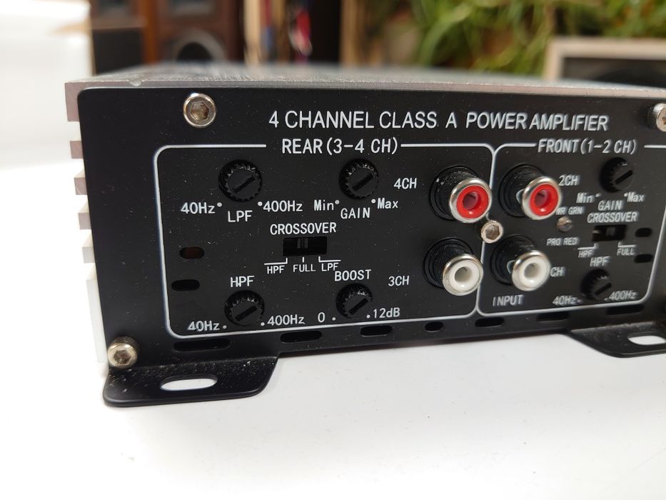 Усилитель автомобильный 4х канальный малогабаритный АВ класса. Новый