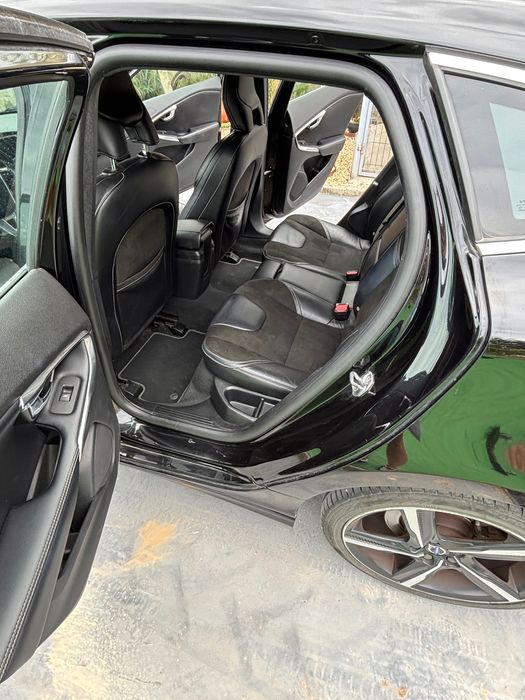 VOLVO V40 R Design
