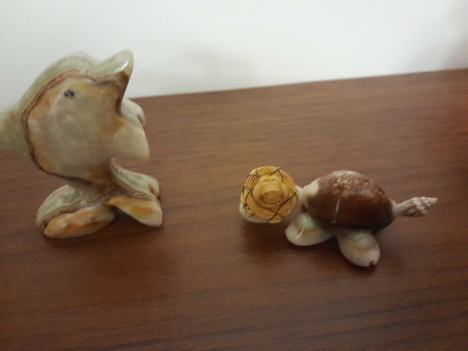 Сувениры разные (черепашки, дельфин)