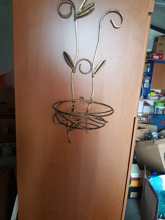 Kwietnik ścienny metalowy