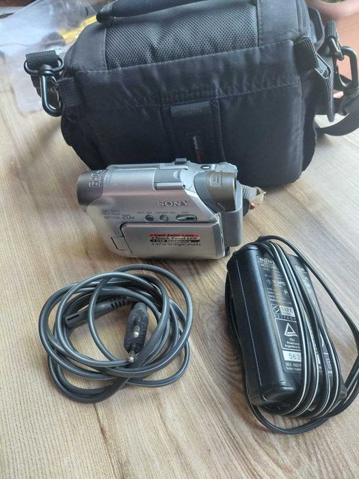 Видеокамера SONY Handykat DCR _HC17E