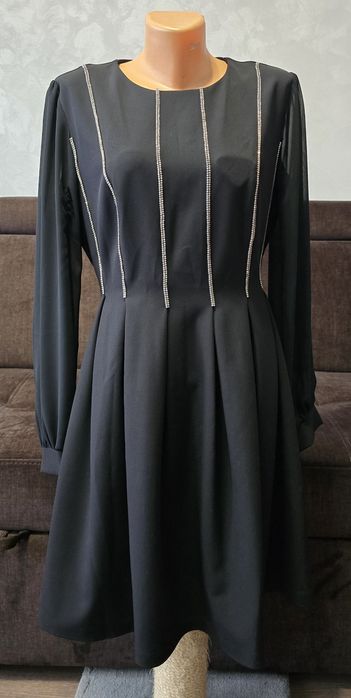 Жіноча чорна сукня з камінчикамм