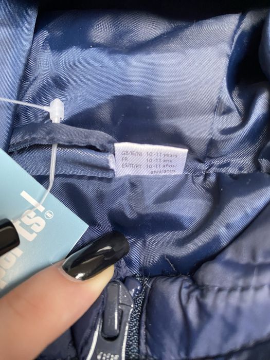 Nowa granatowa kurtka 146