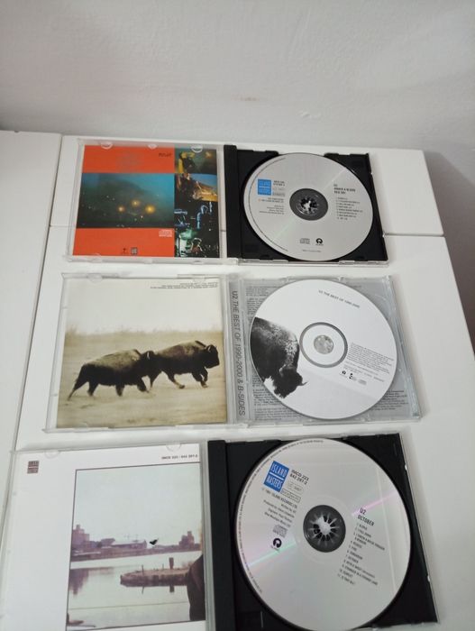 3 albuns U2 - Under A Blood Red Sky; Best of 1990 a 2000; October
