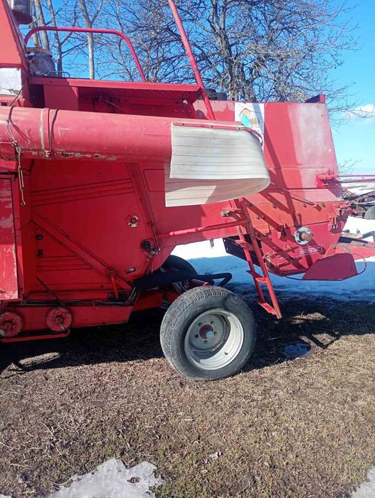Продам комбайн Моїсей Фергусон 440