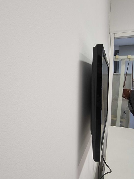 Monitor Asus de 28" com aplique de parede - Bom Estado64585027136386122