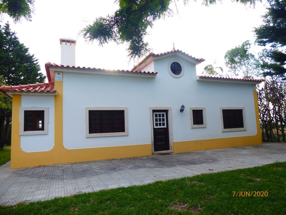 Propriedade aluga-se Peniche