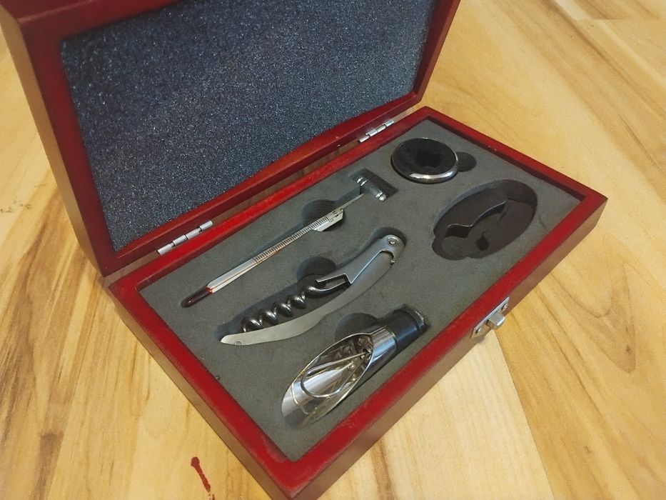 Zestaw akcesoriów do wina