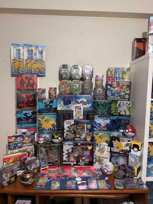 Pokemon Elite Trainer Box (ARTIGOS SELADOS EM INGLES)