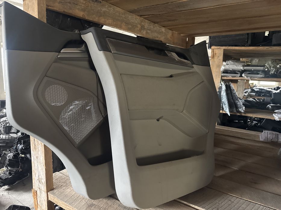 Vw t6 фольксваген т6 обшивки передніх дверей