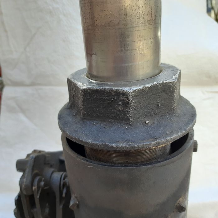 Домкрат мощный гидравлический на 25 тонн