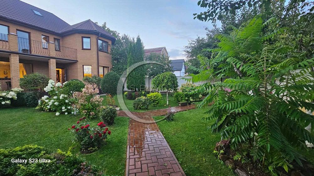 Оренда будинку 234 м² у селищі Проців 3 спальні сауна басейн більярдна
