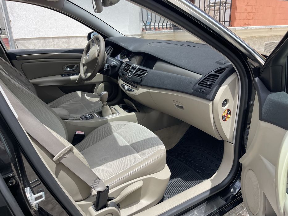 Renault Laguna — fotografia 7