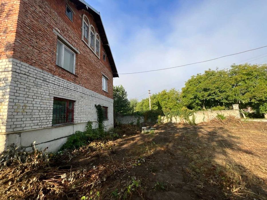 Будинок Крихівці (права сторона) з документами, світло, газ. Земля 4.5сот